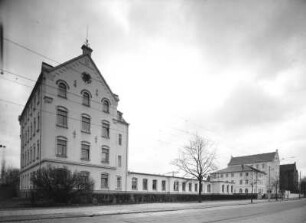 Dresden-Friedrichstadt, Löbtauer Straße 31. Pflegeheim Löbtau (zeitweise Stadtkrankenhaus, 1888-1901). Straßenansicht von Norden