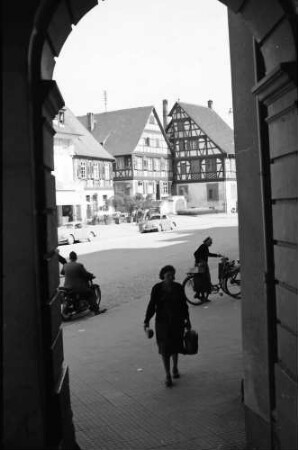 Gengenbach: Straße durch Torbogen zum Oberen Tor
