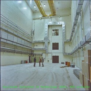 Innenansicht der Technikumshalle zur Komponentenerprobung (TEKO) für das Projekt Wiederaufarbeitung und Abfallbehandlung (PWA)