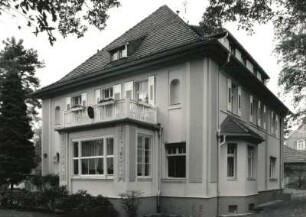Dresden-Loschwitz, Böhmertstraße 2. Villa "Ille Verrarum" (bezeichnet 1912)