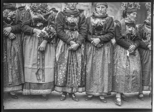 Frauen in Tracht