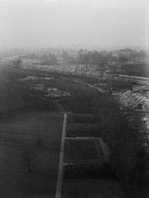 180° Panorama, Bild 11 von 11. Blick auf das Baugelände der Interbau 57 vom Wohnhaus Giraffe über Hansaplatz bis Richtung Siegessäule. Berlin-Hansaviertel, Händelallee