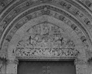 Darstellung des Jüngsten Gerichts im Tympanon der Puerta del Juicio Final
