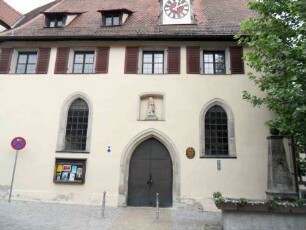 Spitalkirche über Giebelseite zur Stadt