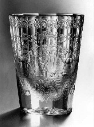 Becher mit Figur des Hl. Hubertus und Allianzwappen