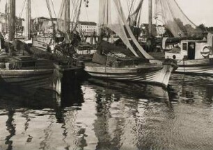 Swinemünde (heute Swinoujscie). Im Hafen. Fischerboote auf der Swine