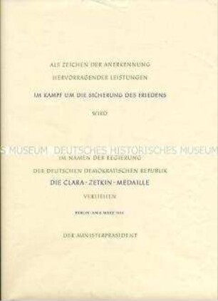 Vordruck der Urkunde zur Clara Zetkin-Medaille (blanko)