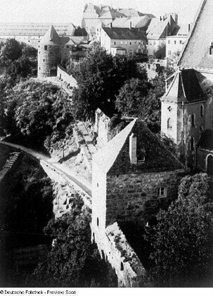 Bautzen. Mühltor, Mühlbastei und Ortenburg von der Alten Wasserkunst