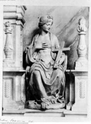 Grabmal des Kardinals Girolamo Basso della Rovere, (gestorben 1507), Figuren der theologischen und Kardinaltugenden, obere Zone, rechts: Glaube