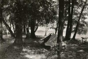 Potsdam. Templiner See. Blick zum neuen Bahndamm