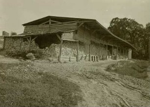 Trockenschuppen eines Tonschachtes bei Kaschka : Trockenschuppen am Tonschacht östlich des Weges nach Oberjahna