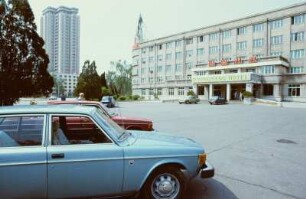 Parkplatz vor dem Pjöngjang-Hotel