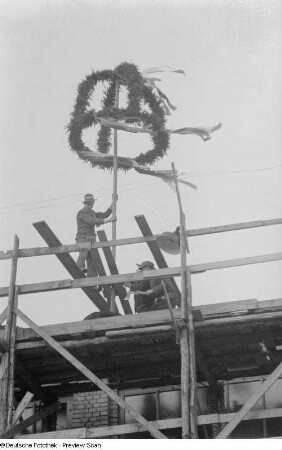 Befestigen der Richtkrone