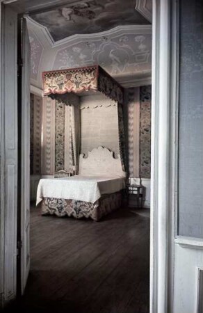 Altes Schloss Eremitage — Zimmer der Markgräfin & Damenflügel — Schlafzimmer der Markgräfin