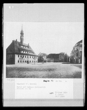 Neustadt in Sachsen, Blick über den Marktplatz mit Rathaus von Südwesten