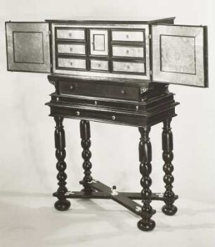 Kabinettschrank