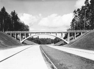 Überführung des Weges Maichingen - Vaihingen "Rotes Steigle" in km 208,774