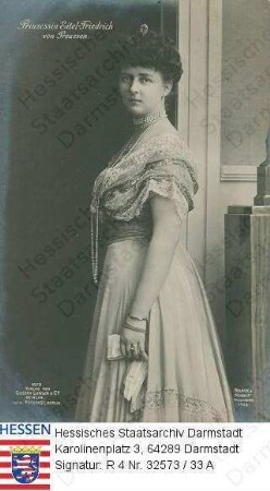 Sophie Charlotte Prinzessin v. Preußen geb. Prinzessin v. Oldenburg (1879-1964) / Porträt, stehend, Kniestück