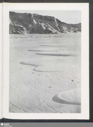 Sandwächten auf gefrorenem Strand