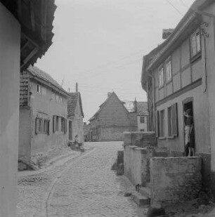 Quedlinburg. Blick durch eine Straße mit Fachwerkhäusern