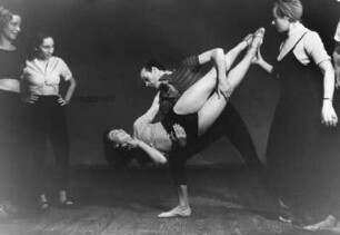 Hamburgische Staatsoper. Das Staatsoper-Ballett probt. Eine Hebefigur wird einstudiert