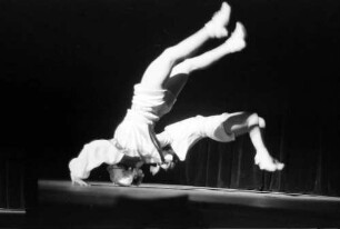 Berlin: Kabarett der Komiker; Mitzis Broadway Novelties tanzen
