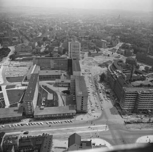 Kreuzung Karl-Marx-Allee (Brückenstraße) und Straße der Nationen in Chemnitz : Blickrichtung Südwesten