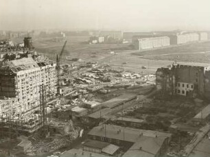 Dresden. Blick vom Turm der Kreuzkirche auf Pirnaischen Platz und Grunaer Straße