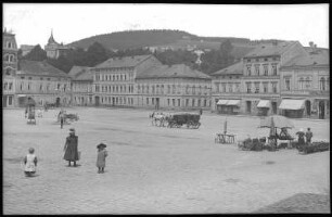 Sebnitz. Markt mit Pferdefuhrwerk