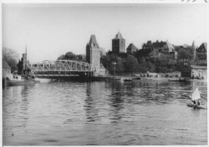 Lübecker Hafen, Alte Straßenbrücke