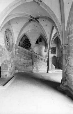 Maulbronn: Treppe in der Ecke des Kreuzganges des Klosters