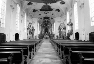 Herbolzheim: Renovierte Pfarrkirche; Innenraum; gesamt