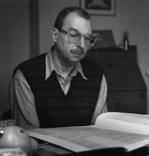 Aribert Reimann (geb.1936; Pianist, Komponist und Musikwissenschaftler; german composer, pianist and accompanist). 1987