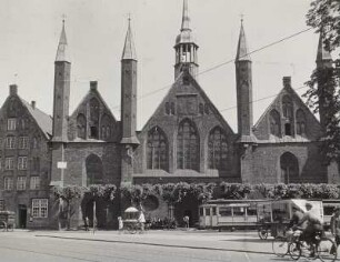 Lübeck, Heiligen-Geist-Hospital am Koberg, Straßenfront