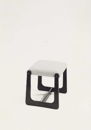 Hocker mit gepolsterter Sitzfläche (Modell 134/3)