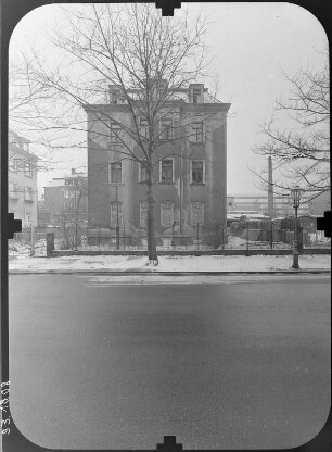 Dresden-Striesen, Glashütter Straße 100. Wohnhaus (ruinös). Straßenfront