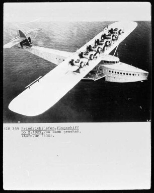 Das Flugschiff Do X, 1929, über dem Bodensee bei Friedrichshafen