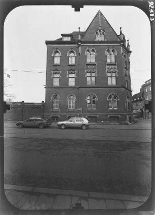 Erfurt-Altstadt, Regierungsstraße 44. Waisenhaus (Kinder- und Jugendheim St. Vinzenz). Straßenfront
