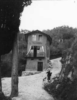 Salò, Villa Curiosa