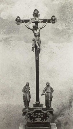 Kruzifix : Kruzifix. Metallguß, Holz (1653). Schneeberg-Neustädtel, Liebfrauenkirche
