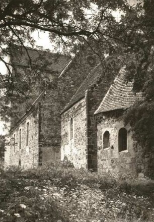 Heideblick-Riedebeck. Kirche (1192/1204). Ansicht von Südosten