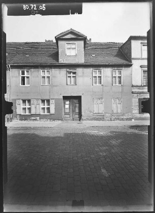 Potsdam. Jägerstraße 38. Wohnhaus. Straßenfront