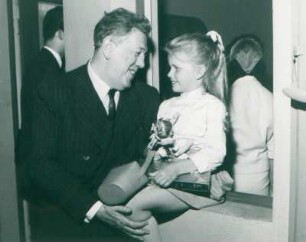 IFF 1958. Michel Simon mit Kinderstar Anita von Ow