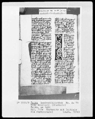 Ordo Breviarii — Initiale I(n festivitate), Folio 112verso
