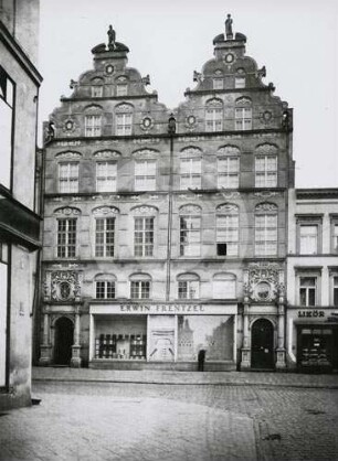 Fassaden der Bürgerhäuser Heilig-Geist-Strasse 17 und 18 in Elbing