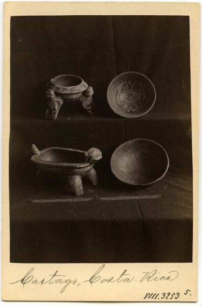 Four clay vessels from the Museo Nacional, San José (Costa Rica)