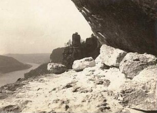 Sächsische Schweiz, Rathener Gebiet. Blick von der Rahmhanke zum Wartturm