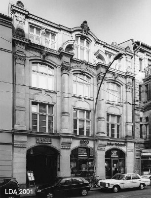 Wohn- und Geschäftshaus; Berlin, Mitte