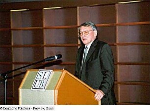 Bauübergabefeier. Prof. Jürgen Hering während seiner Ansprache