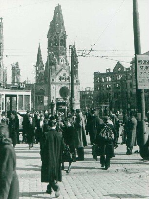 Gedächtniskirche von der Hardenbergstraße aus gesehen